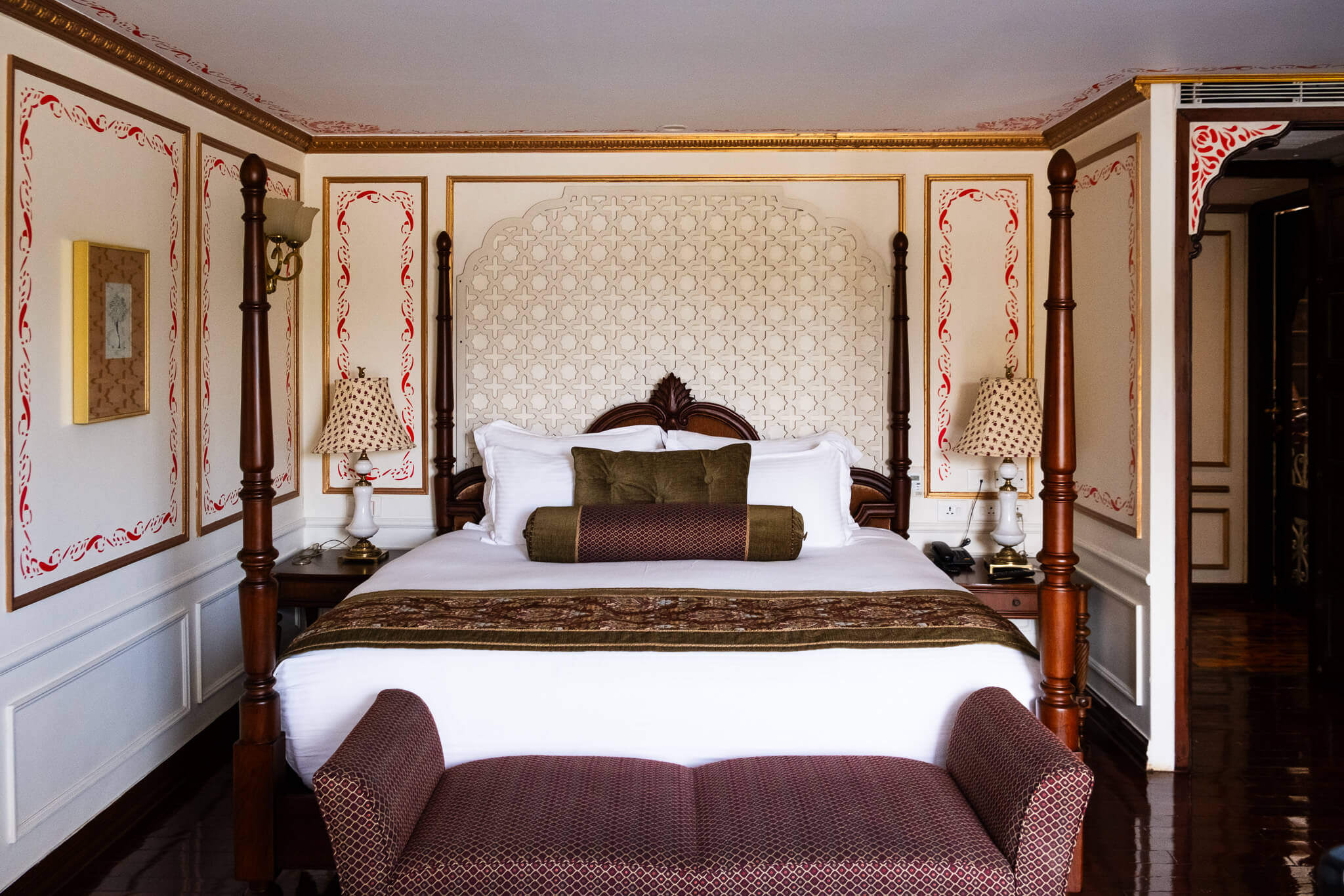 MAHARAJA SUITE - MV ganges voyager cruise