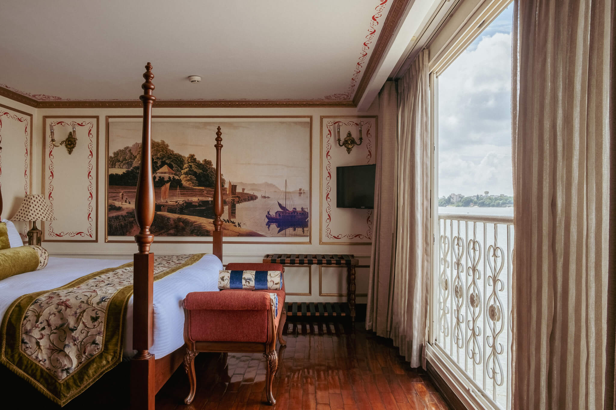 VICEROY SUITE - MV ganges voyager cruise